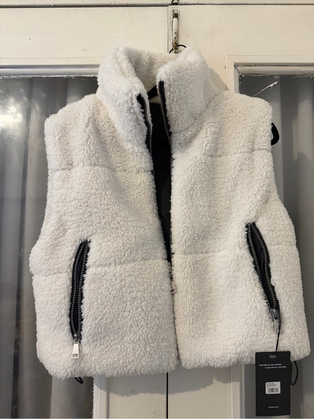 APPARIS Reversible Women's Cream Sherpa Zip-Up Vest